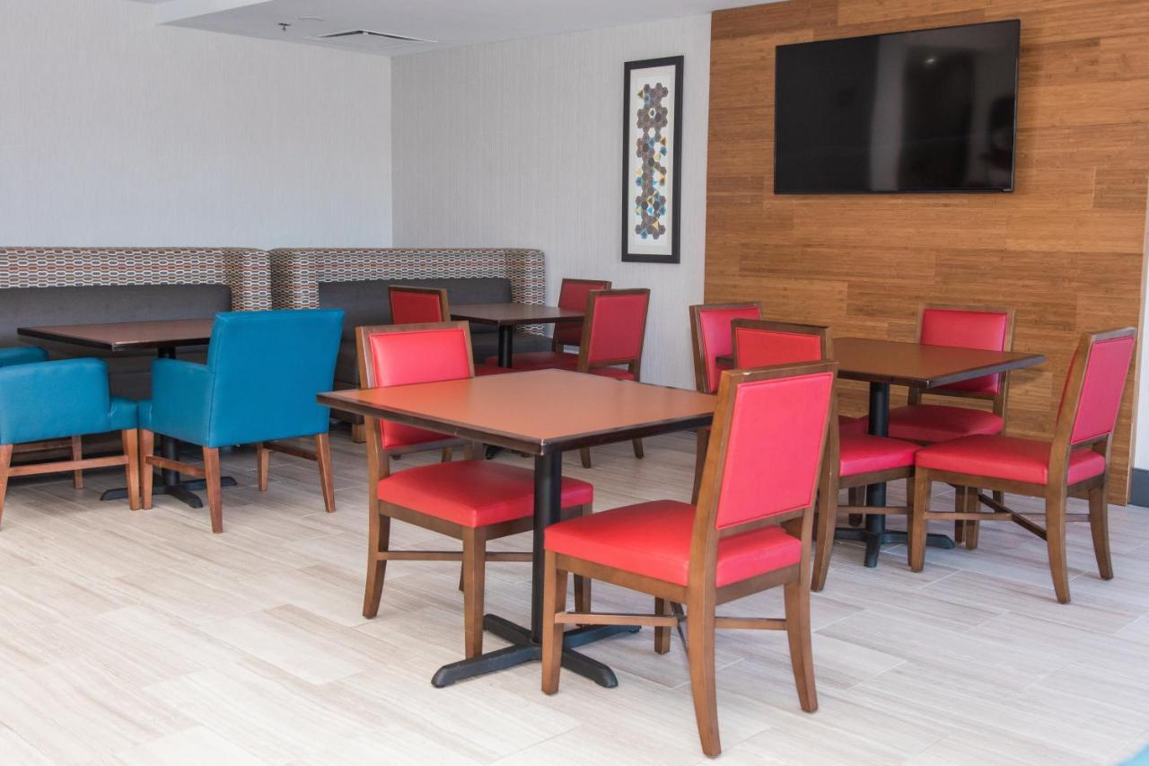 Holiday Inn Express Hotel & Suites Columbia-Fort Jackson By Ihg Zewnętrze zdjęcie